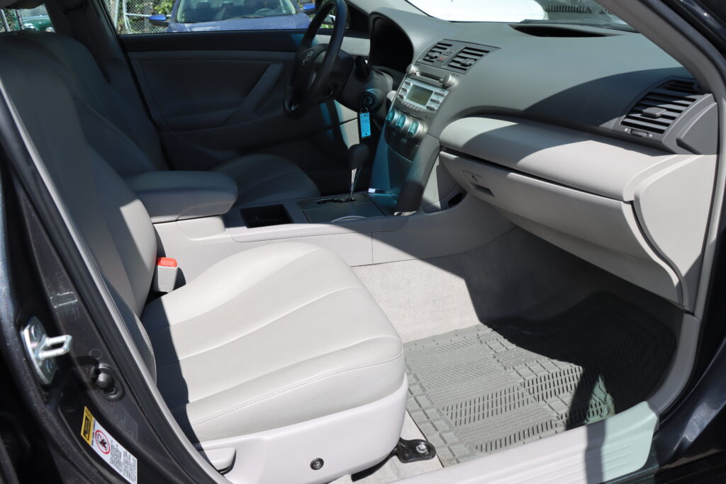 2007 Toyota Camry CE – Sedan | 2.4L 4-Cylinder | Reliable Classic